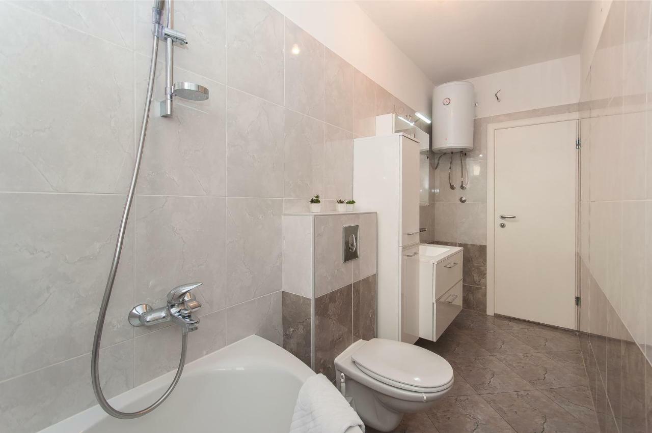 Apartment Ines 奥米什 外观 照片