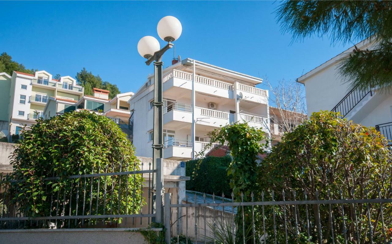Apartment Ines 奥米什 外观 照片