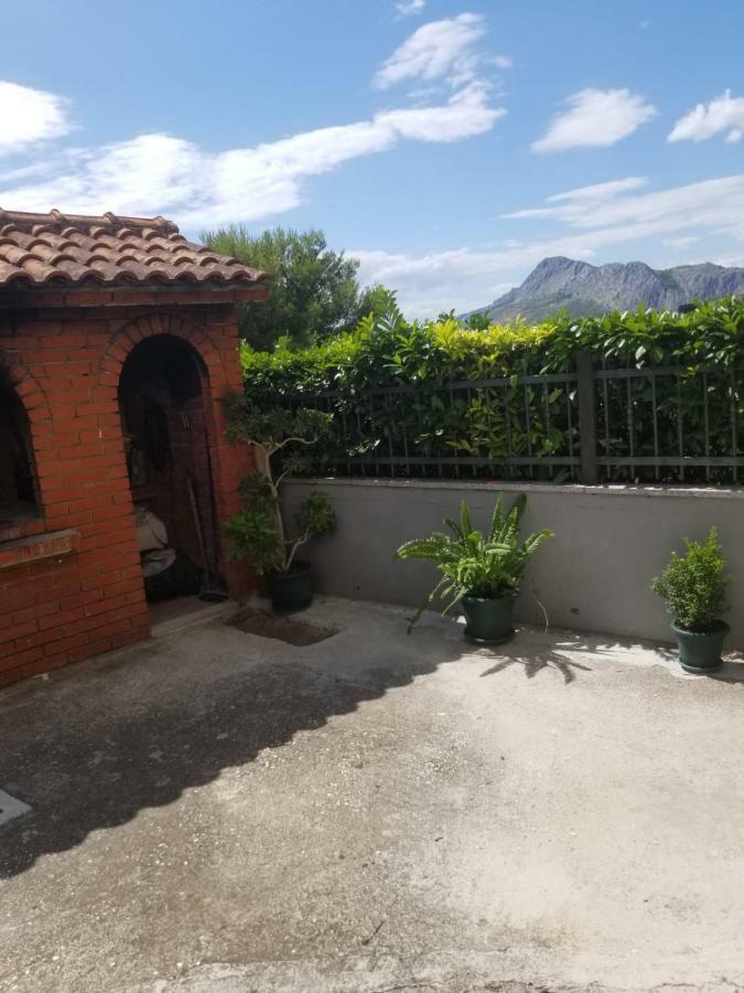 Apartment Ines 奥米什 外观 照片