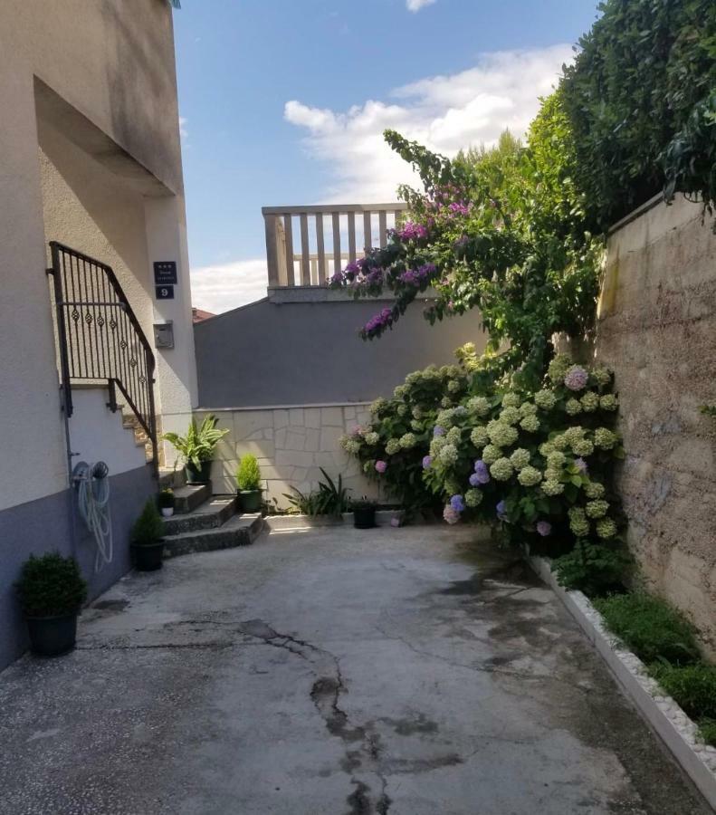 Apartment Ines 奥米什 外观 照片